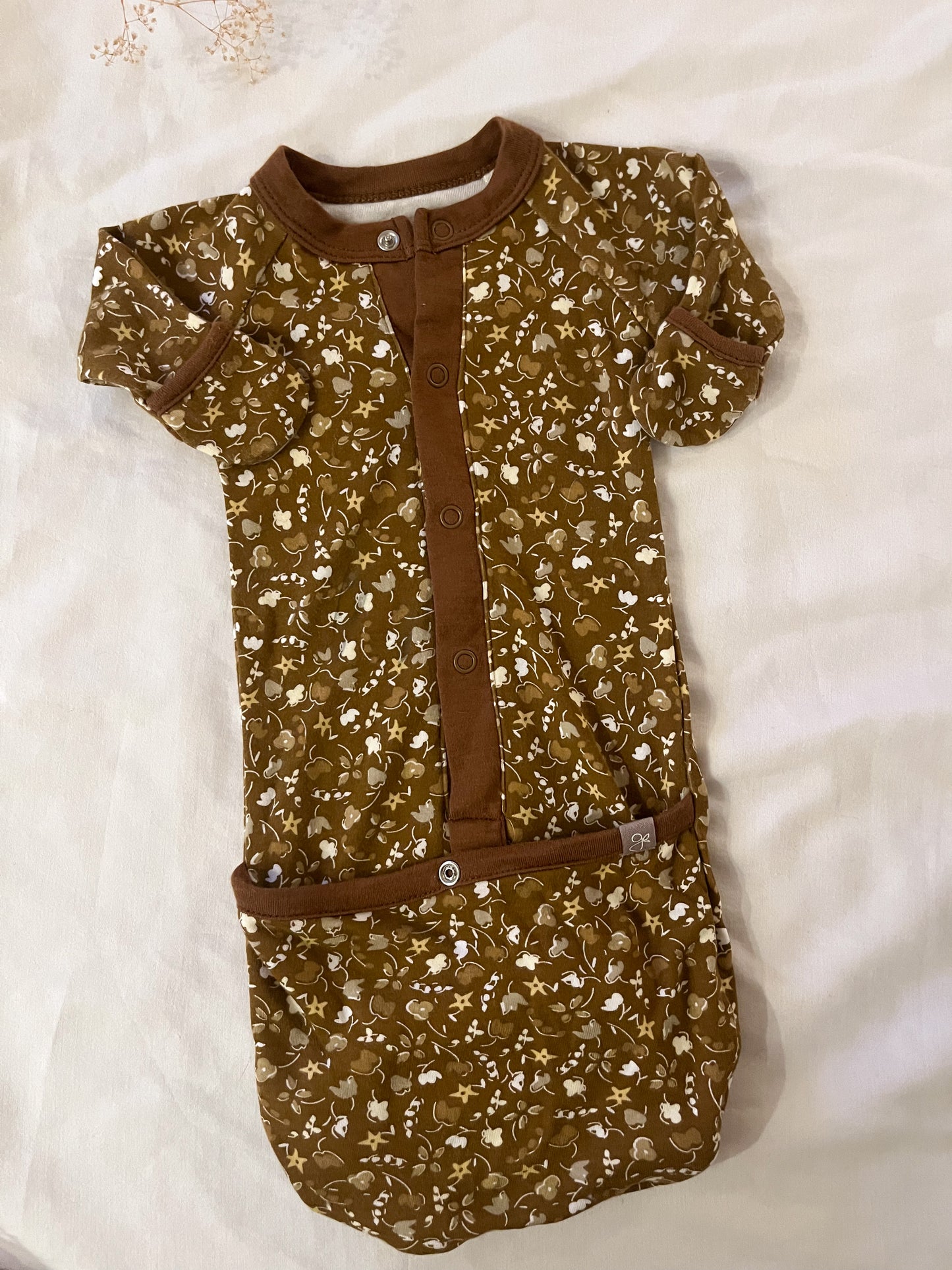 Goumi floral gown (NB)