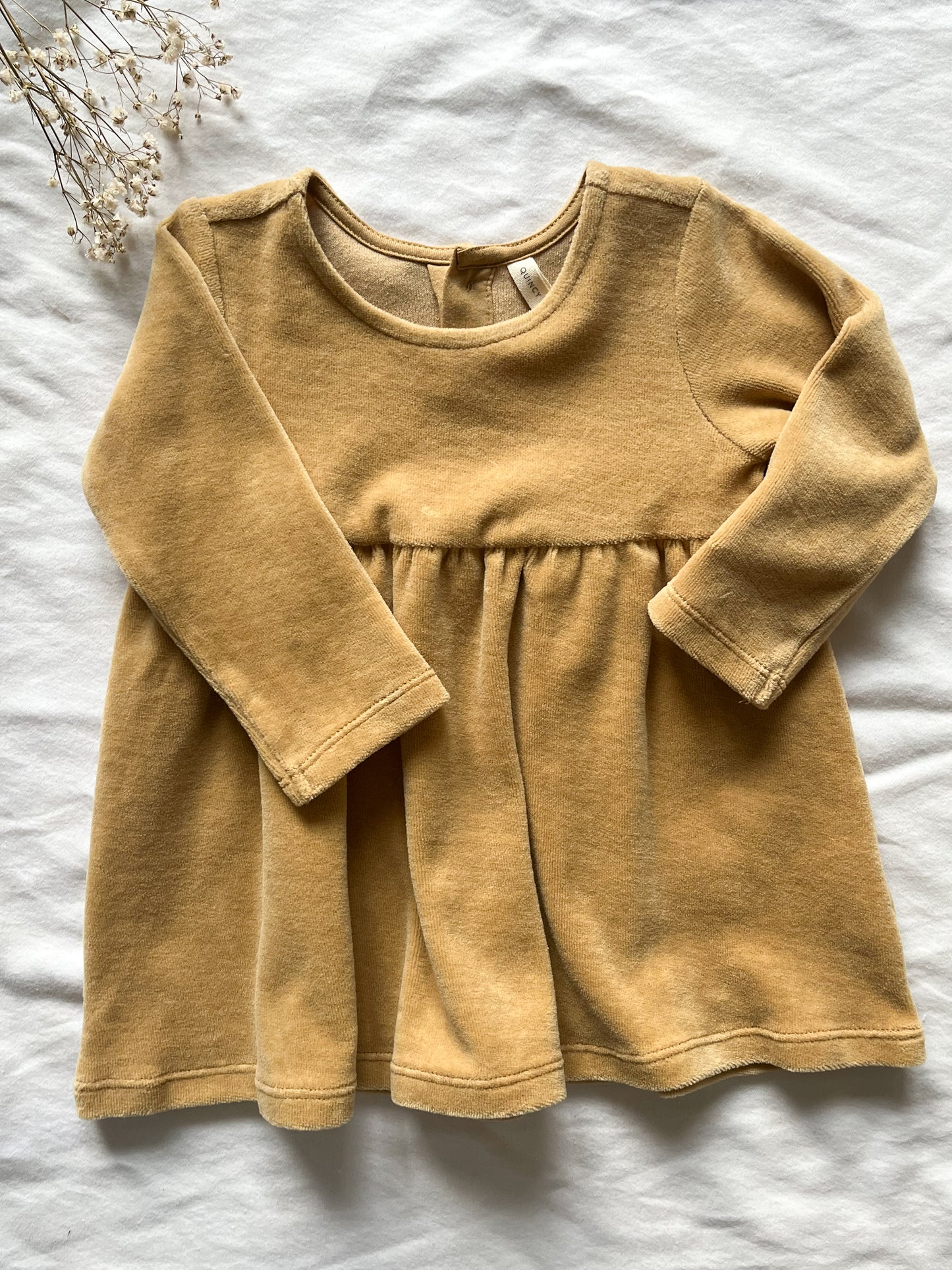 Quincy Mae honey velour dress (6/12)