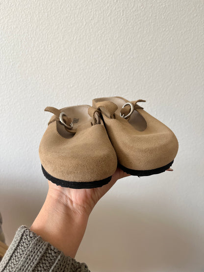 Zara suede clogs (size 33/ 1.5 )