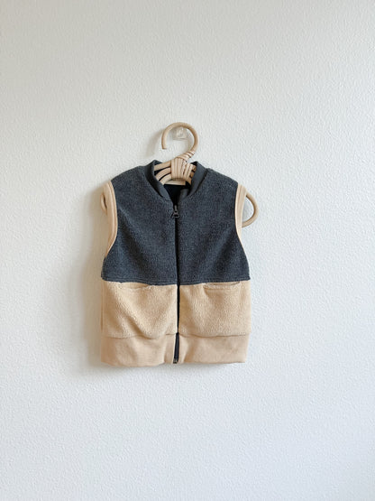 Fin and Vince fleece vest (18/24)