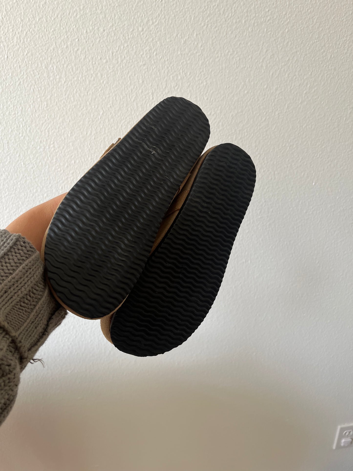 Zara suede clogs (size 33/ 1.5 )